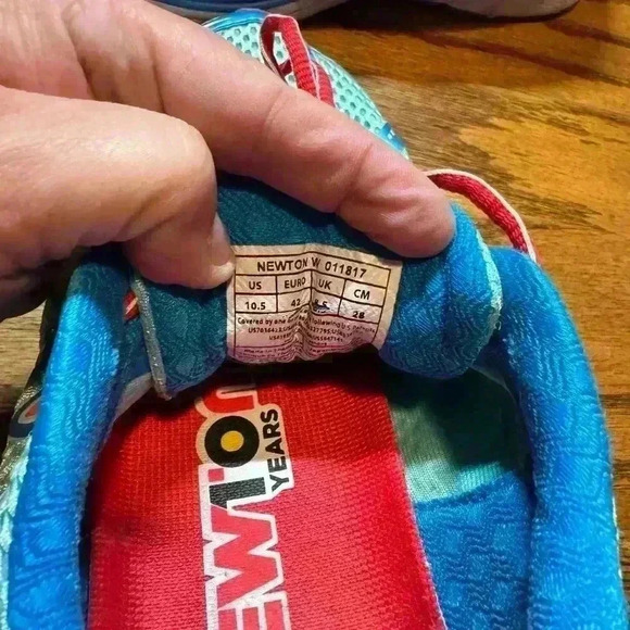 Women’s Newton running shoes - Picture 4 of 6